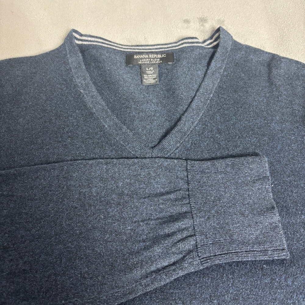 Banana Republic Luxury Blend Men's L Blue V-Neck Silk Cashmere Sweater